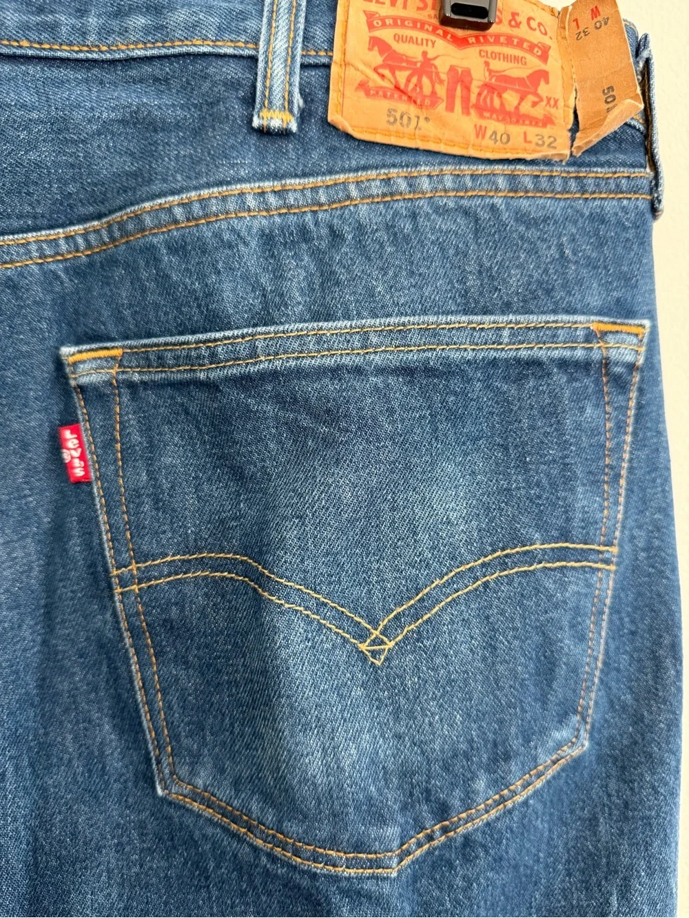 Levi’s 501 Men's 40x32 Blue Denim Jeans Button fly straight leg Flawed